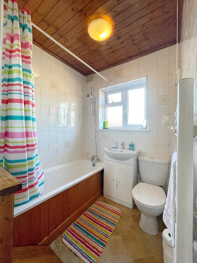 Апартаменты 3 Bed Duplex Flat, Free Wifi & Netflix, Ideal For Contractors Грейвсенд Экстерьер фото