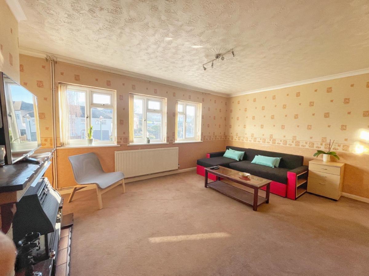 Апартаменты 3 Bed Duplex Flat, Free Wifi & Netflix, Ideal For Contractors Грейвсенд Экстерьер фото