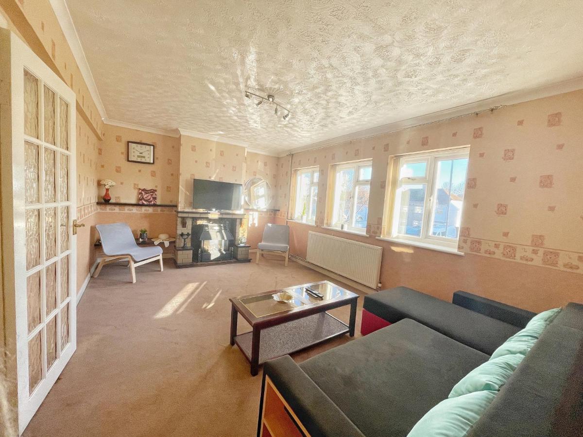 Апартаменты 3 Bed Duplex Flat, Free Wifi & Netflix, Ideal For Contractors Грейвсенд Экстерьер фото