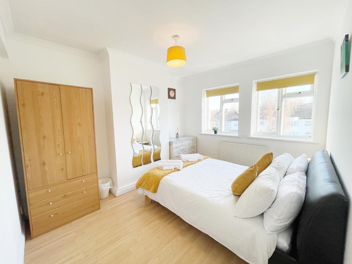 Апартаменты 3 Bed Duplex Flat, Free Wifi & Netflix, Ideal For Contractors Грейвсенд Экстерьер фото