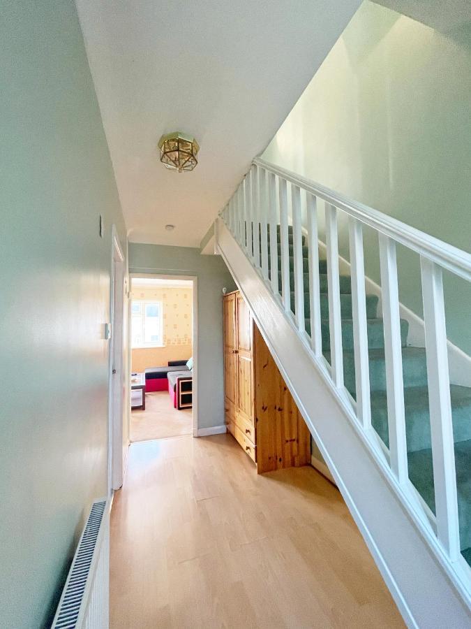 Апартаменты 3 Bed Duplex Flat, Free Wifi & Netflix, Ideal For Contractors Грейвсенд Экстерьер фото